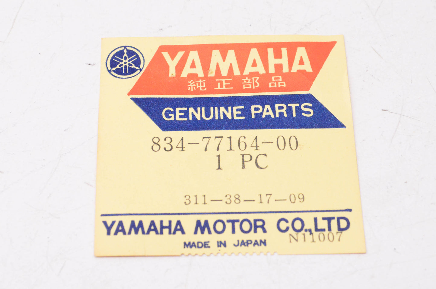 New OEM Yamaha 834-77164-00-00 Yamaha 643 Shroud Ornament NOS