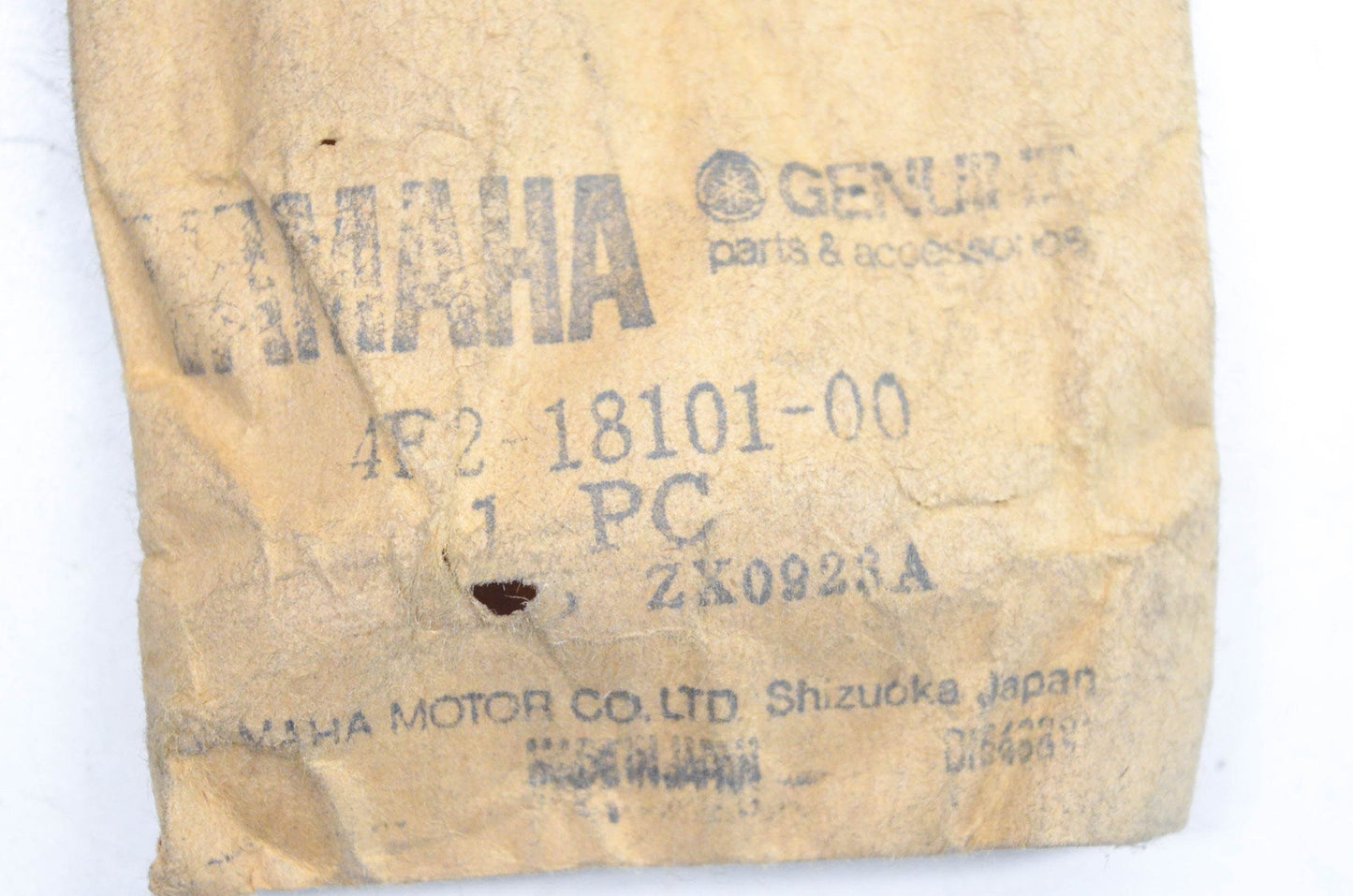 New OEM Yamaha 4F2-18101-02-00 Shift Shaft NOS