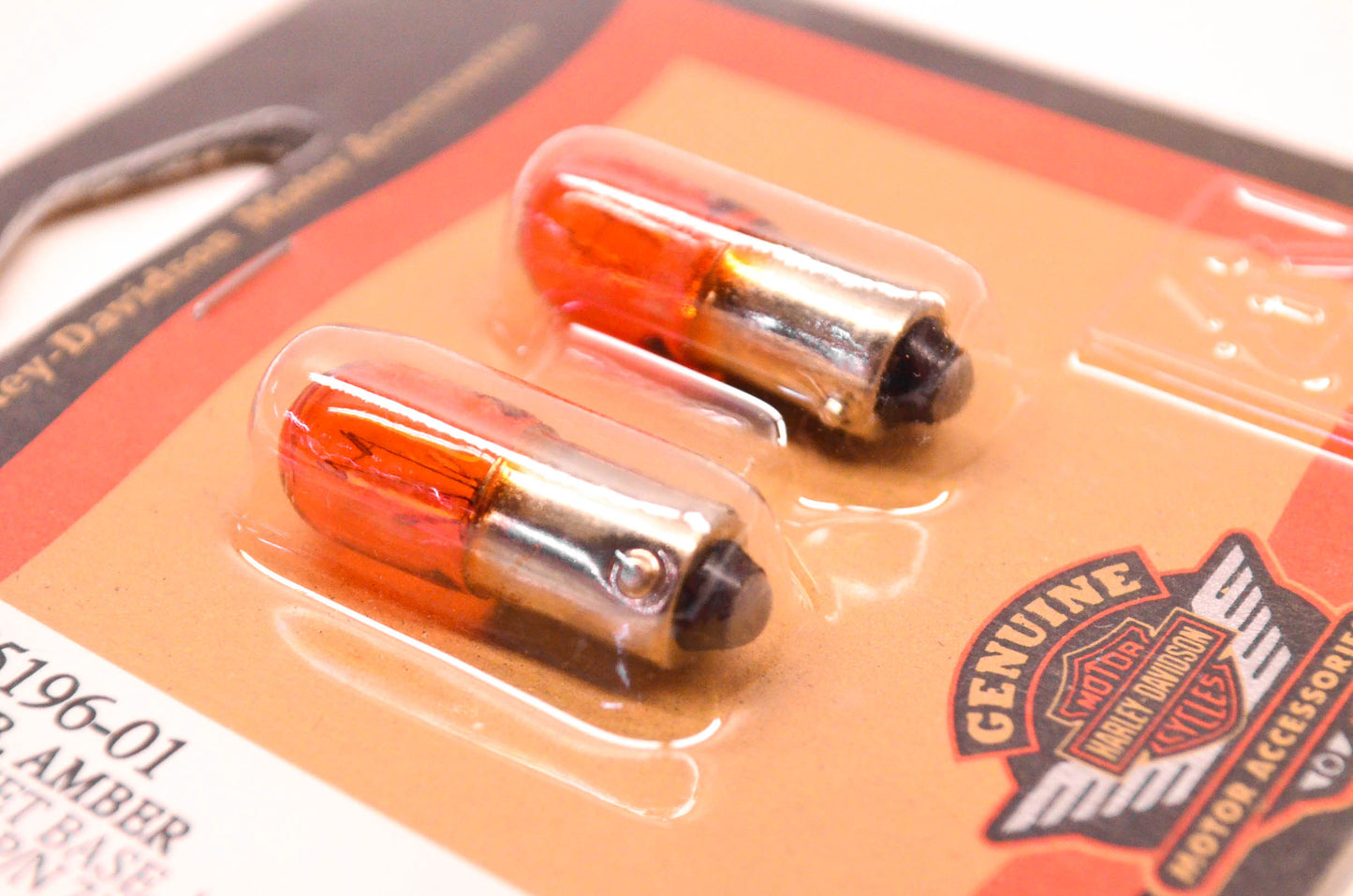 New OEM Harley-Davidson 75196-01 Bayonet Base Bulb Amber 12V/.20A NOS