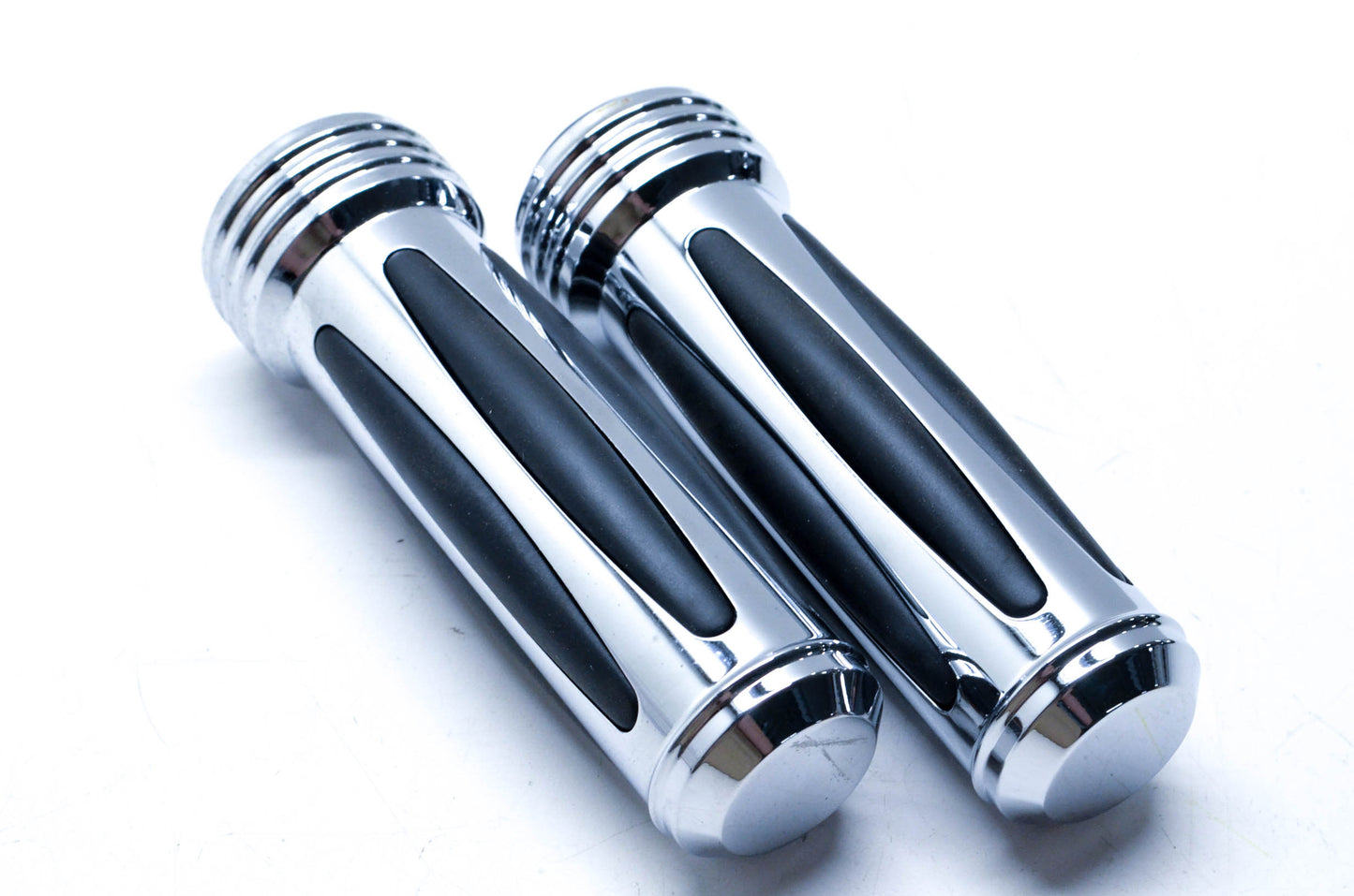 Show Chrome 17-374 Comfort Grip Kit NOS