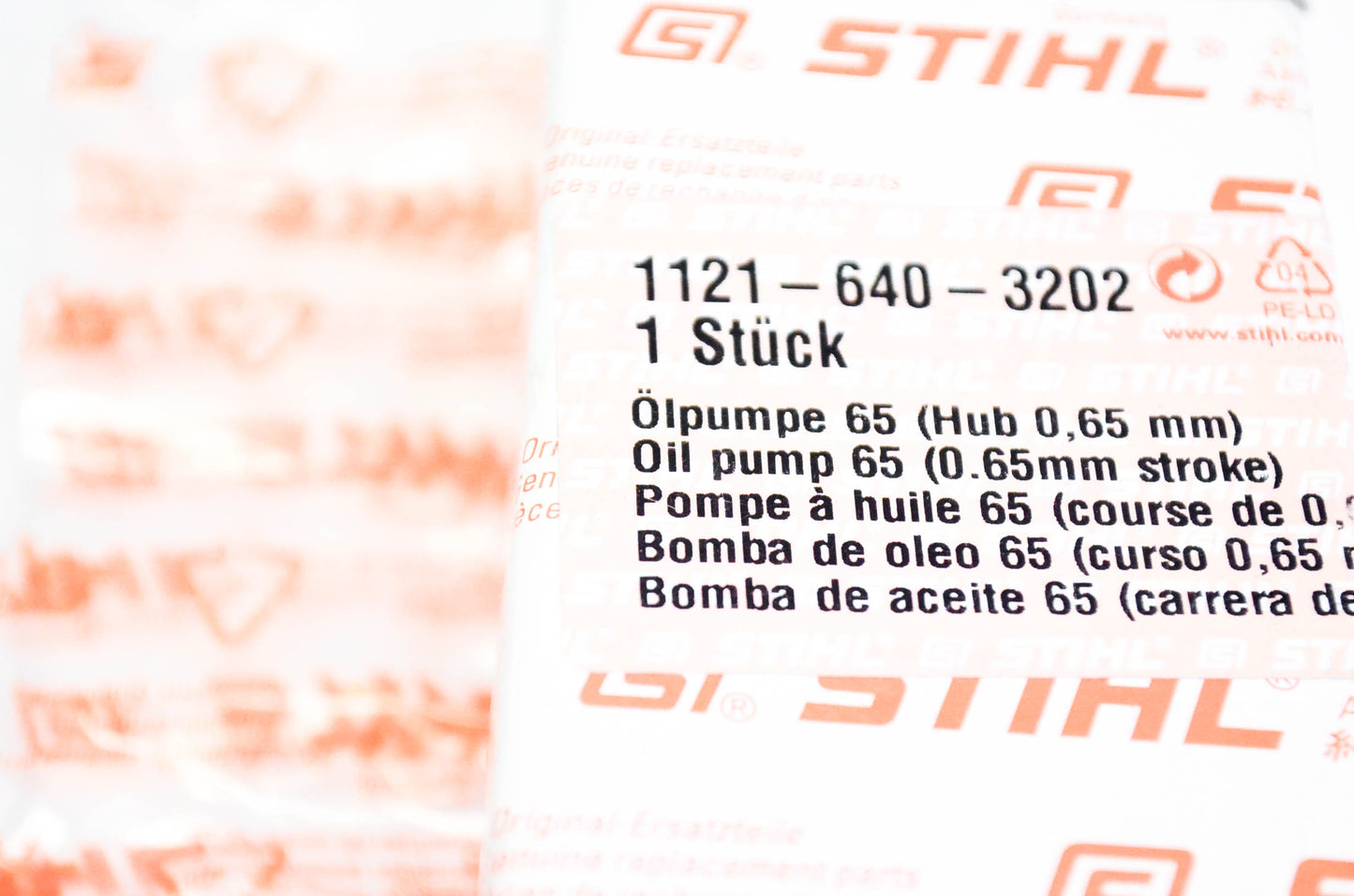 New OEM Stihl 1121-640-3202 Oil Pump 0.65mm Stroke NOS