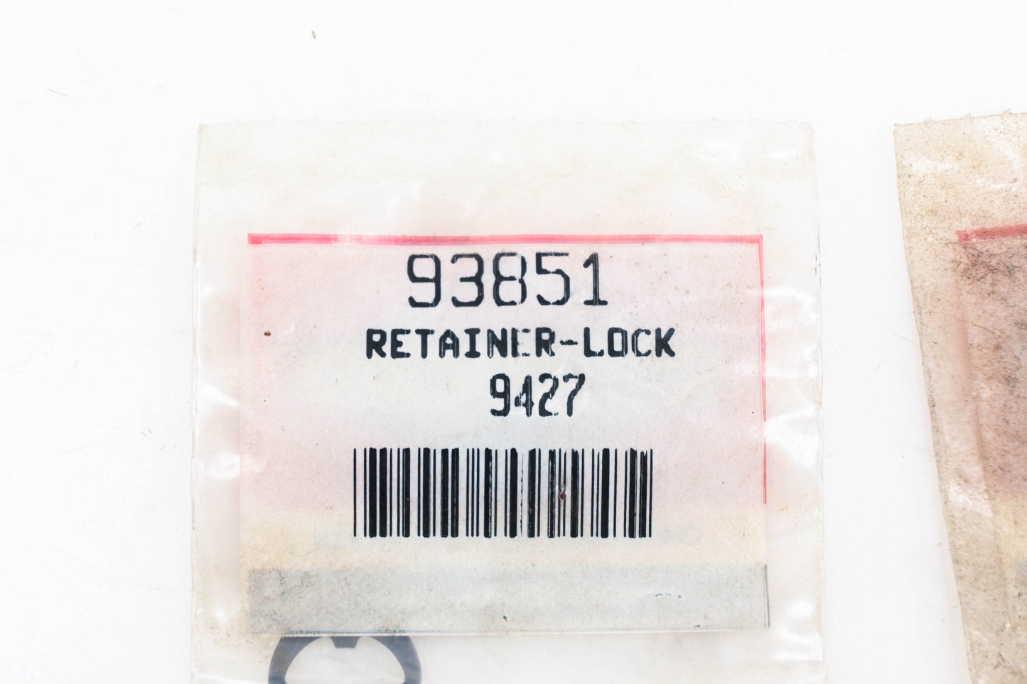 New OEM Briggs & Stratton 93851 Lock Retainer Rings Qty 2 NOS