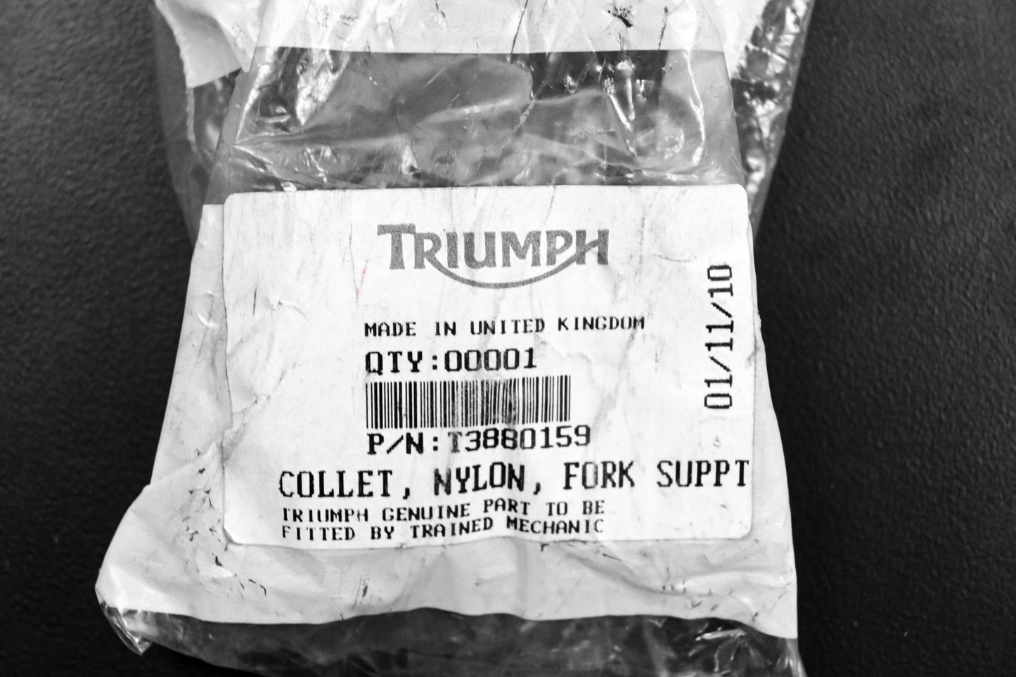 New OEM Triumph T3880159 Nylon Fork Support Collet NOS