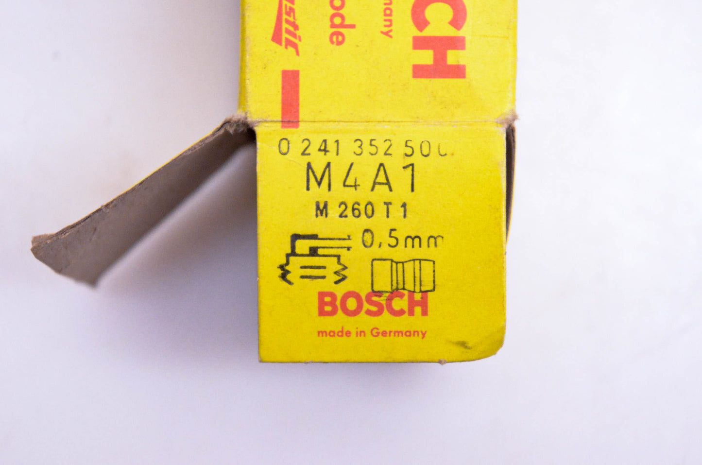 Bosch M4A1, M260T1 Sparkplug NOS