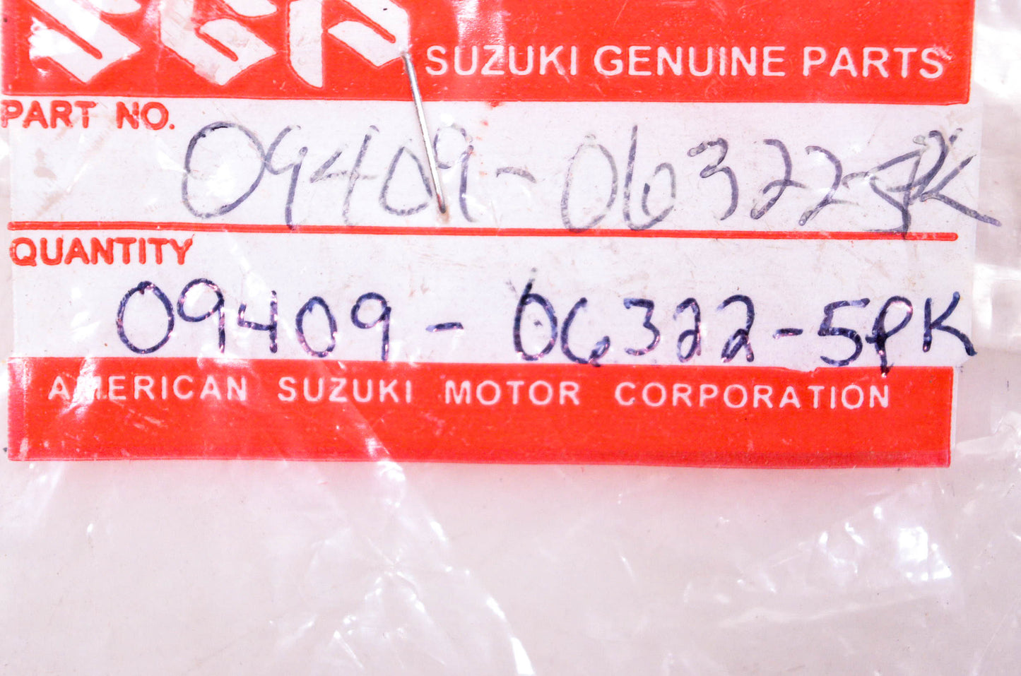 New OEM Suzuki 09409-06322 Black Clip NOS