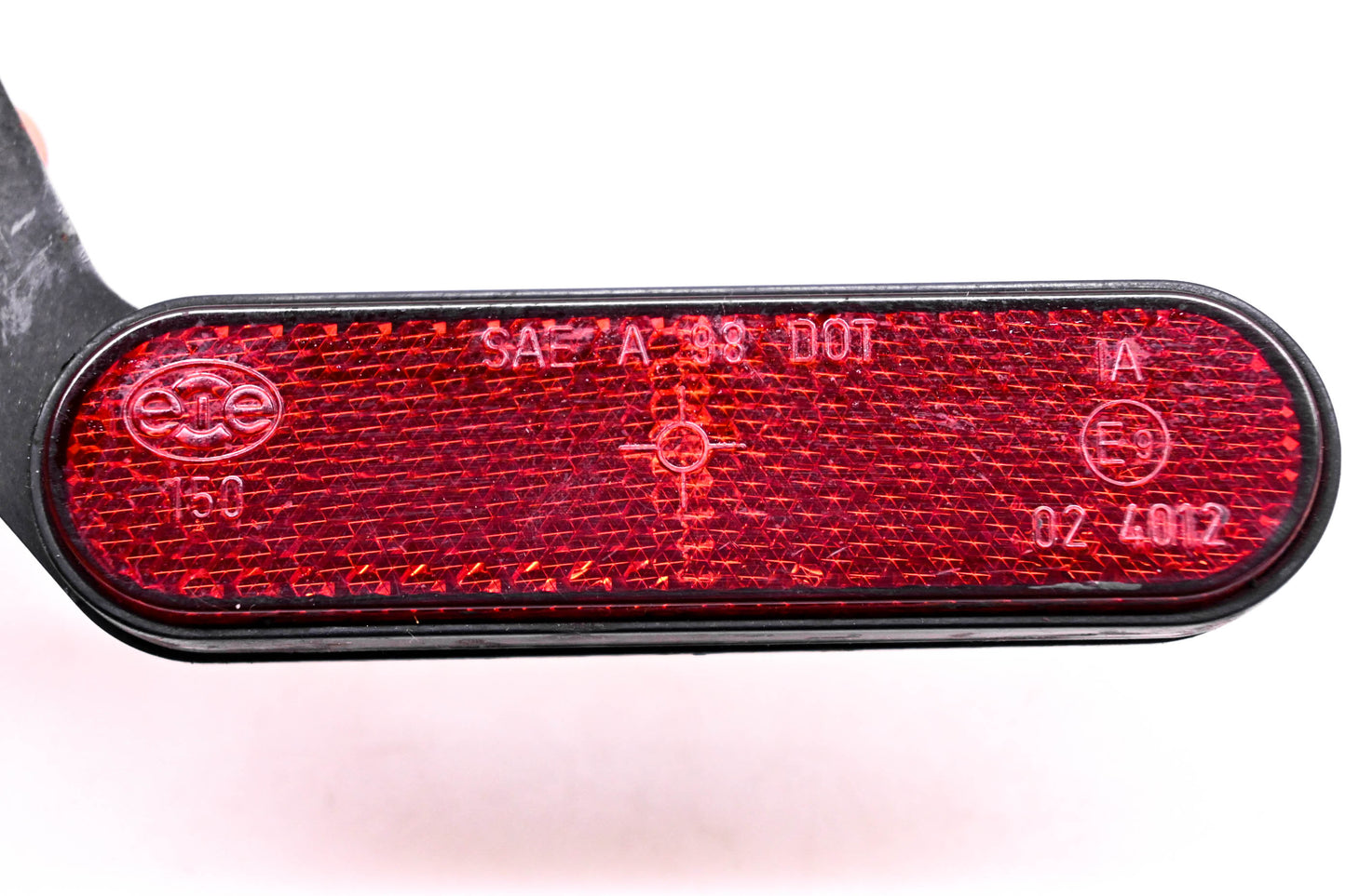 Aftermarket 02 4012 Oval 1"x3.75" Red Reflectors w/ Brackets