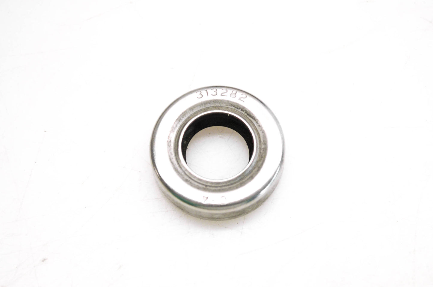 New OMC 313282 Oil Retainer NOS