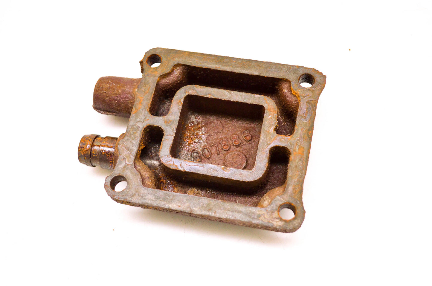 New OMC 907886 Manifold Front Cap NOS