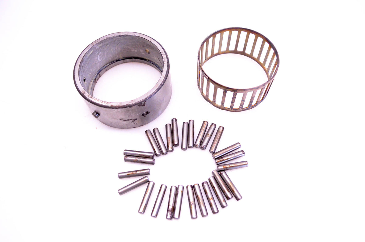 OMC 386471 Roller Bearing Assembly NOS
