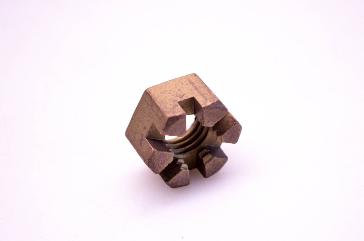 OMC 398042, V-4 Propeller Nut NOS
