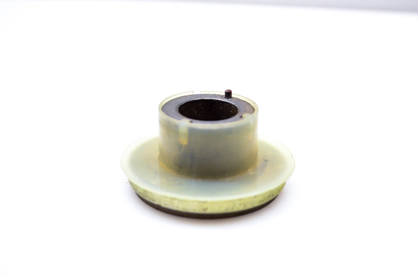 OMC 379067 Rewind Starter Spindle Assembly NOS