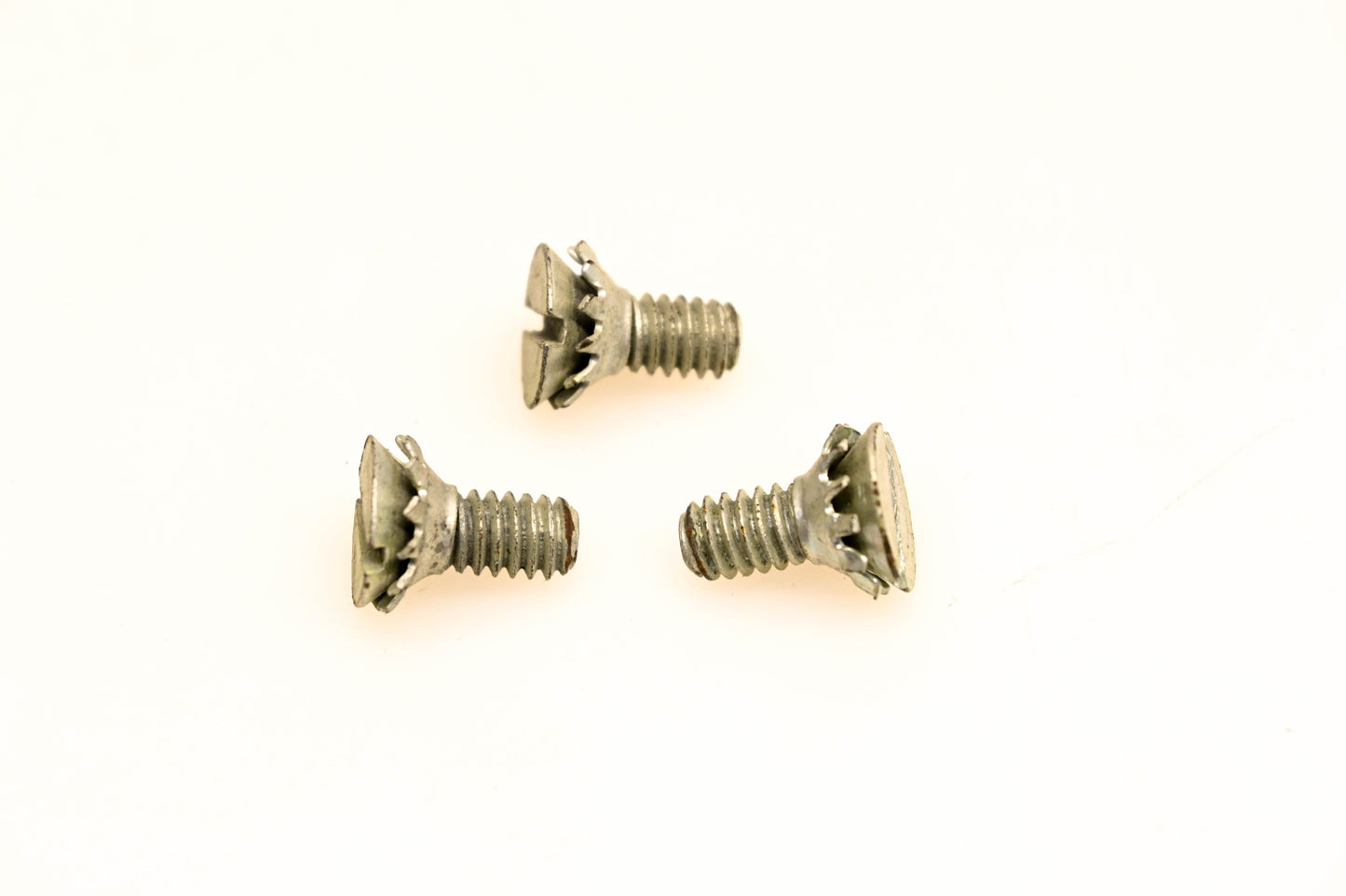 OMC 554330 Screws Qty 3 NOS