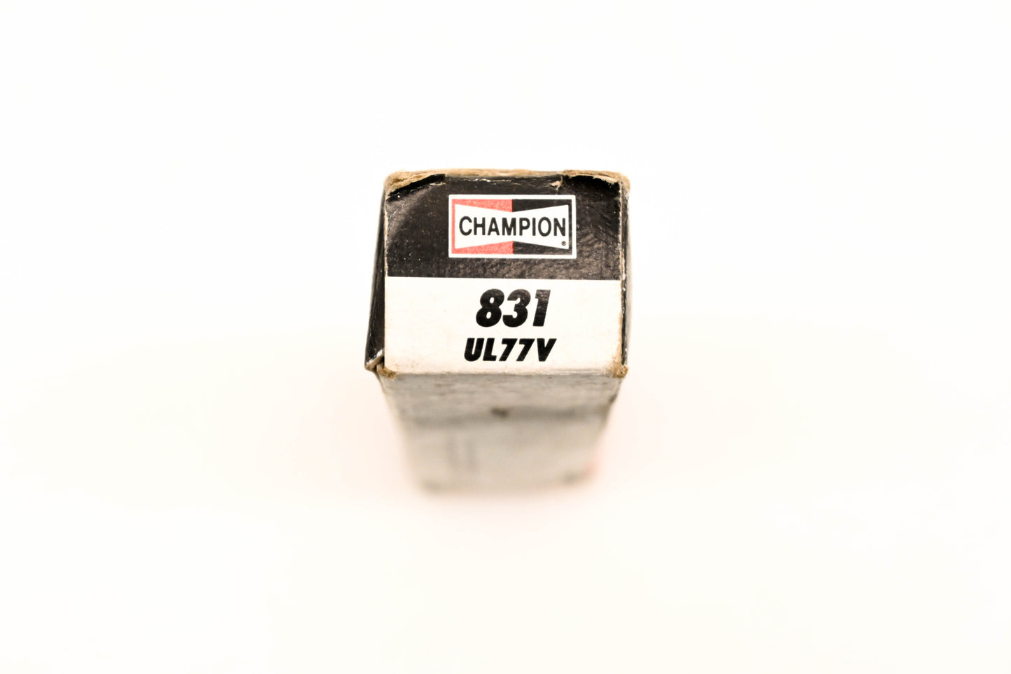 Champion UL77V, 831 Spark Plug NOS