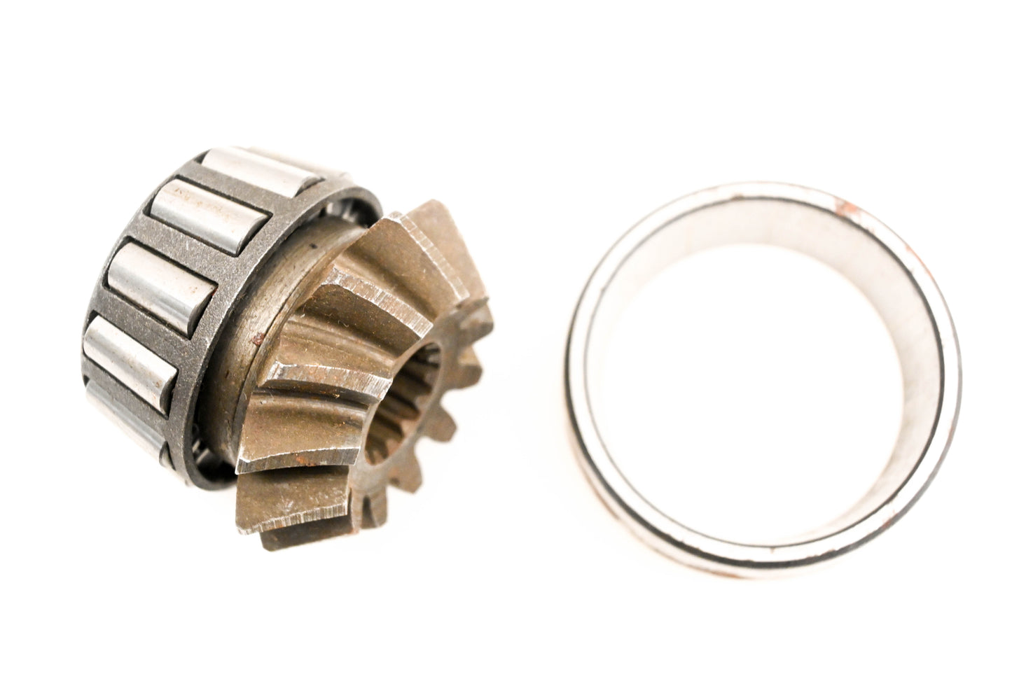 OMC 375835 Pinion Gear & Bearing NOS