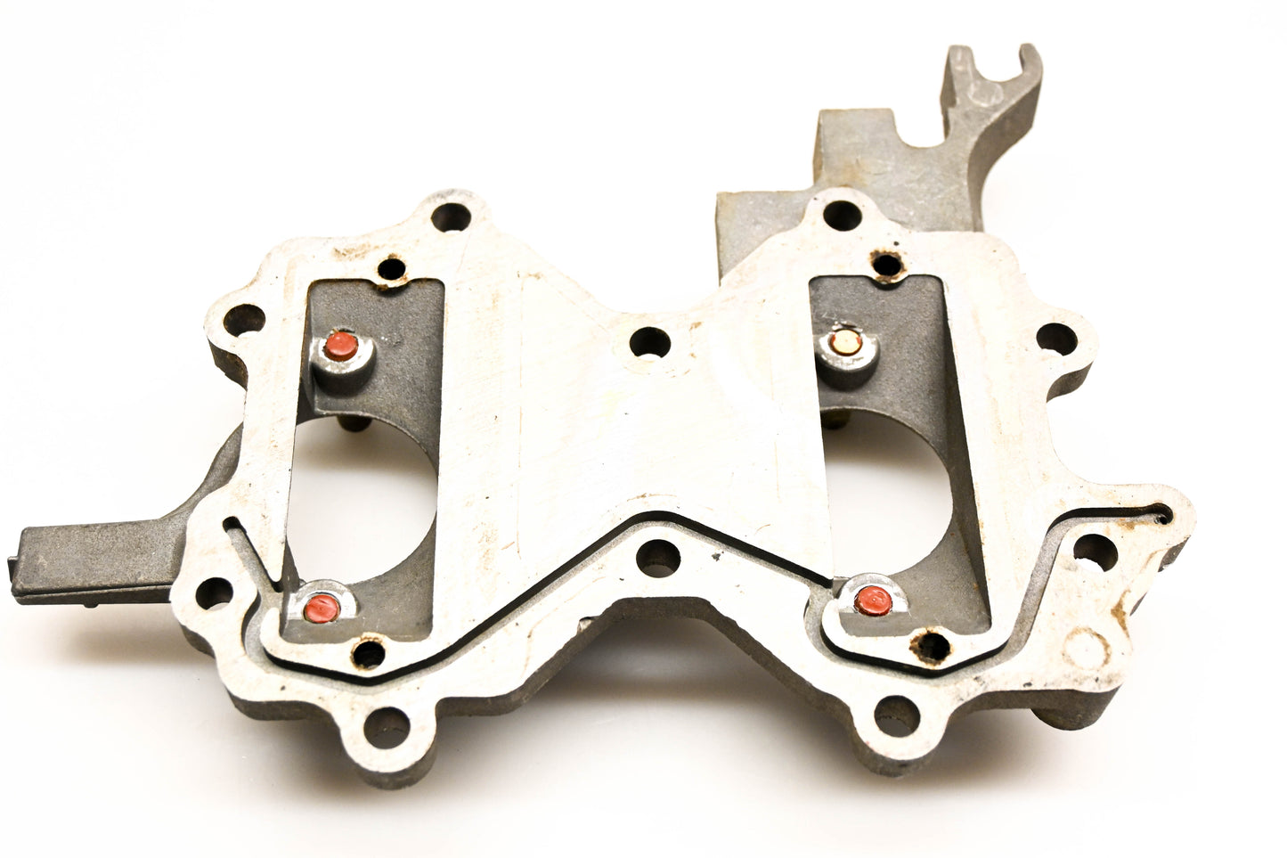 OMC 319435 50HP 2 Cylinder Manifold