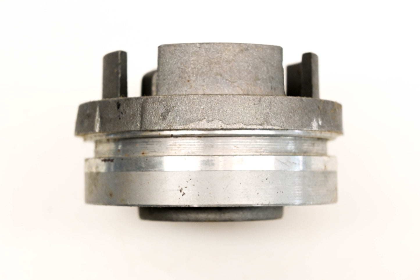 OMC 377885 Shaft Bearing Housing Carrier NOS
