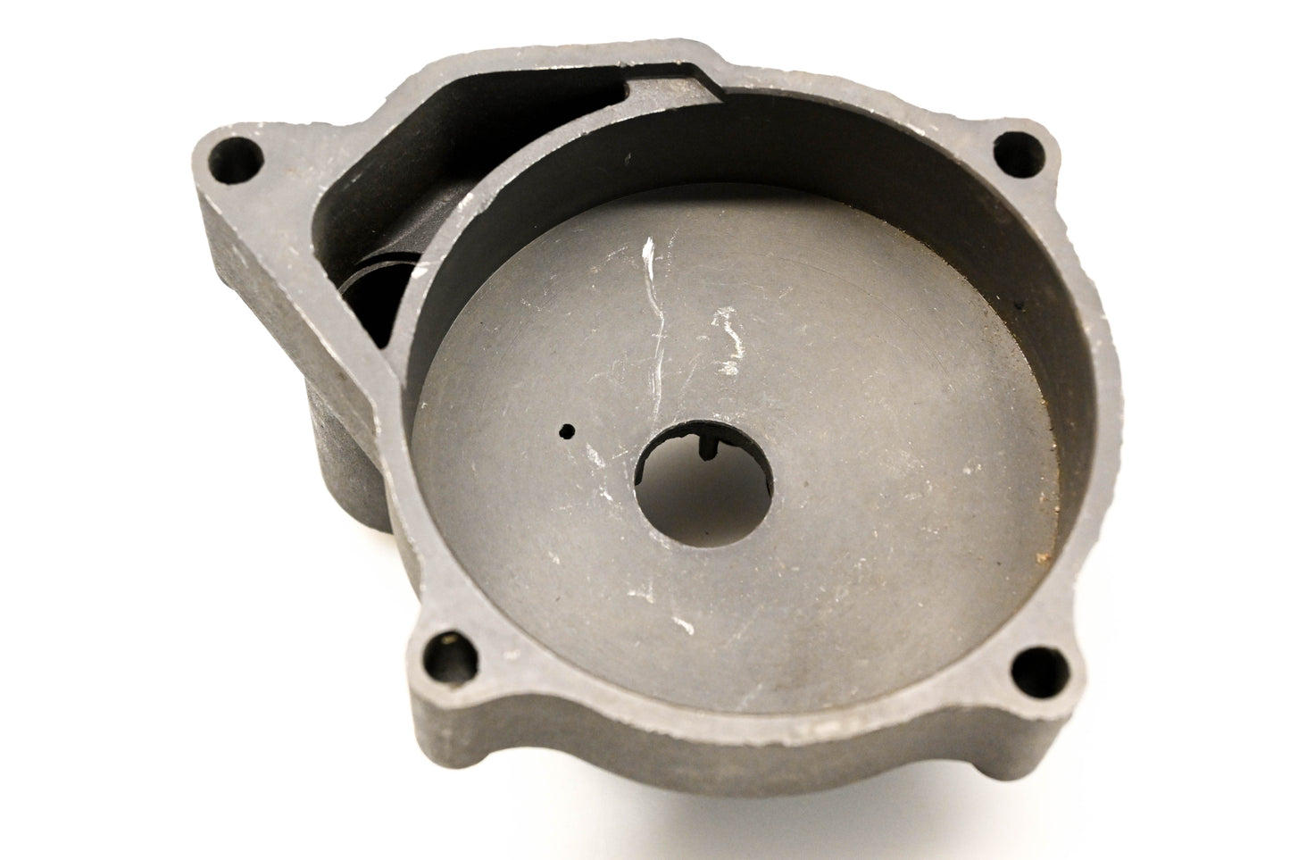 OMC 305467 Water Pump Housing NOS