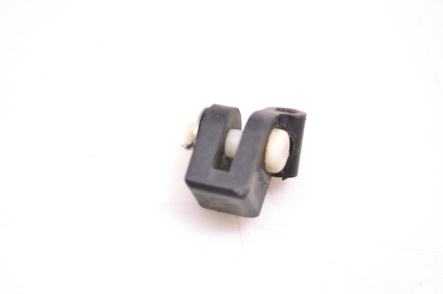 OMC 330533, 310525 Throttle Cable Connector Assembly