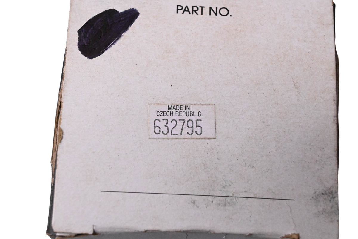 New OEM Tecumseh 632795 Carburetor Kit NOS