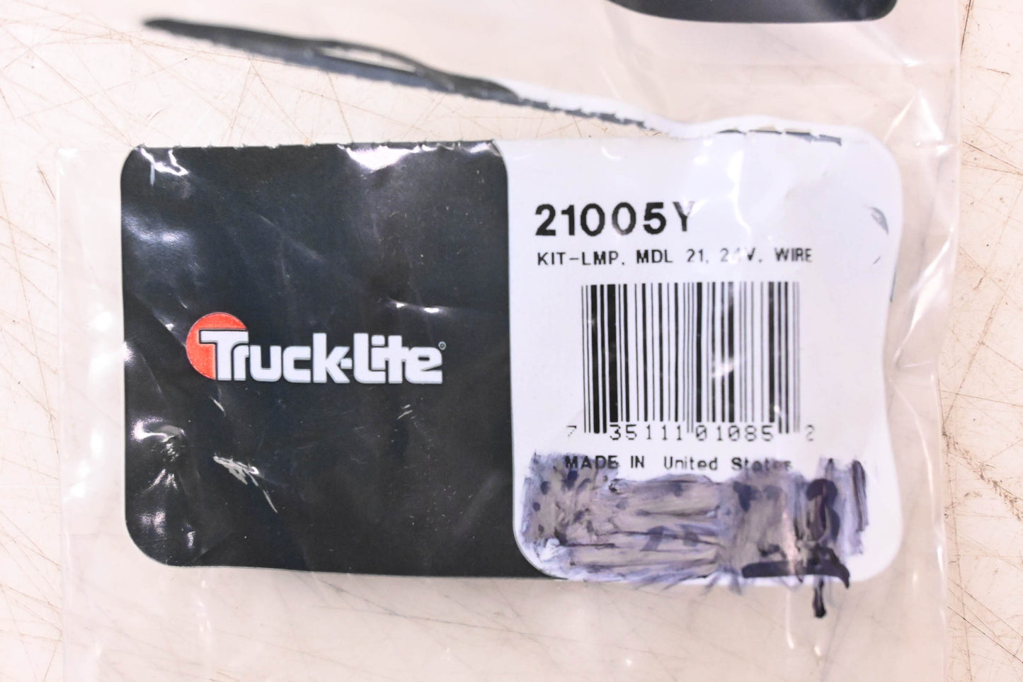 Truck-Lite 21005Y Yellow Marker Clearance Light Assembly NOS