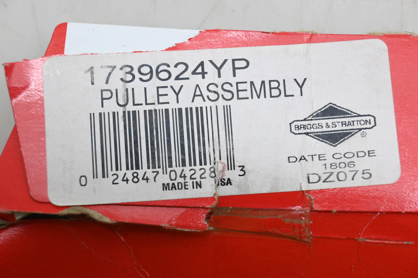 New OEM Briggs & Stratton 1739624YP Pulley Assembly NOS