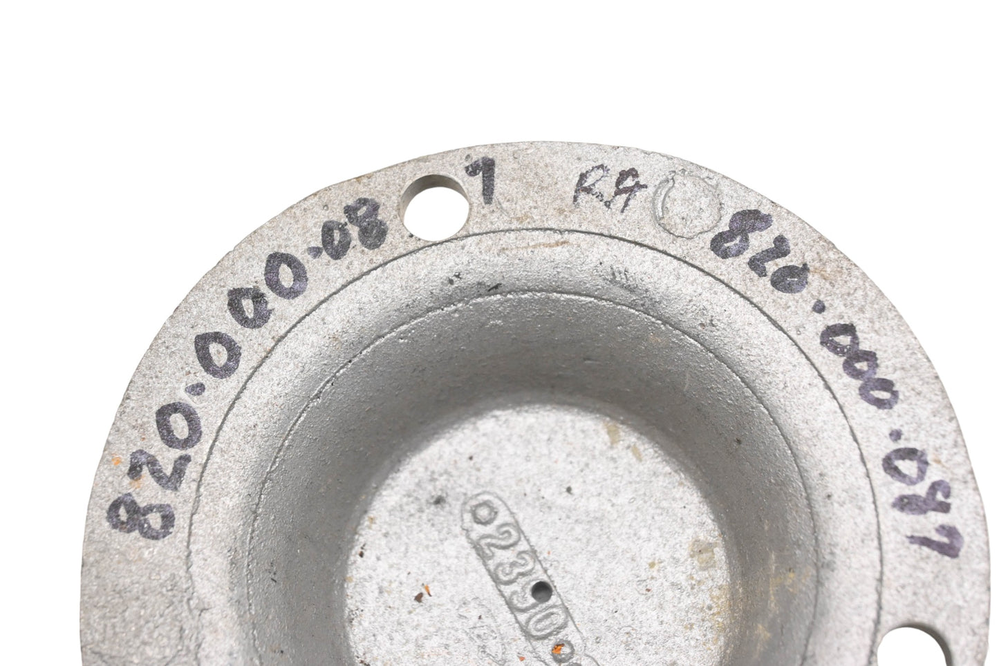 Raymond 820-000-087 Hub Cap NOS