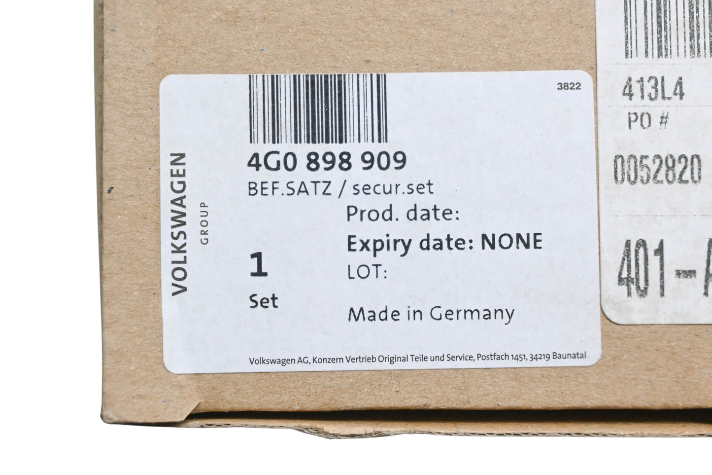 Volkswagen 4G0 898 909 Audi Rocker Molding Mount Kit NOS