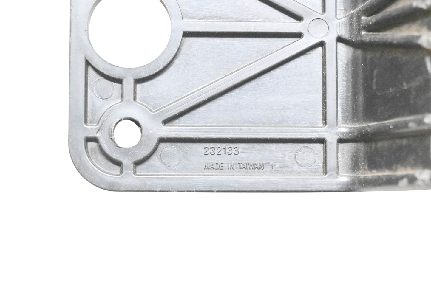 Shin Yuh Cherng 232133 Universal License Plate Bracket