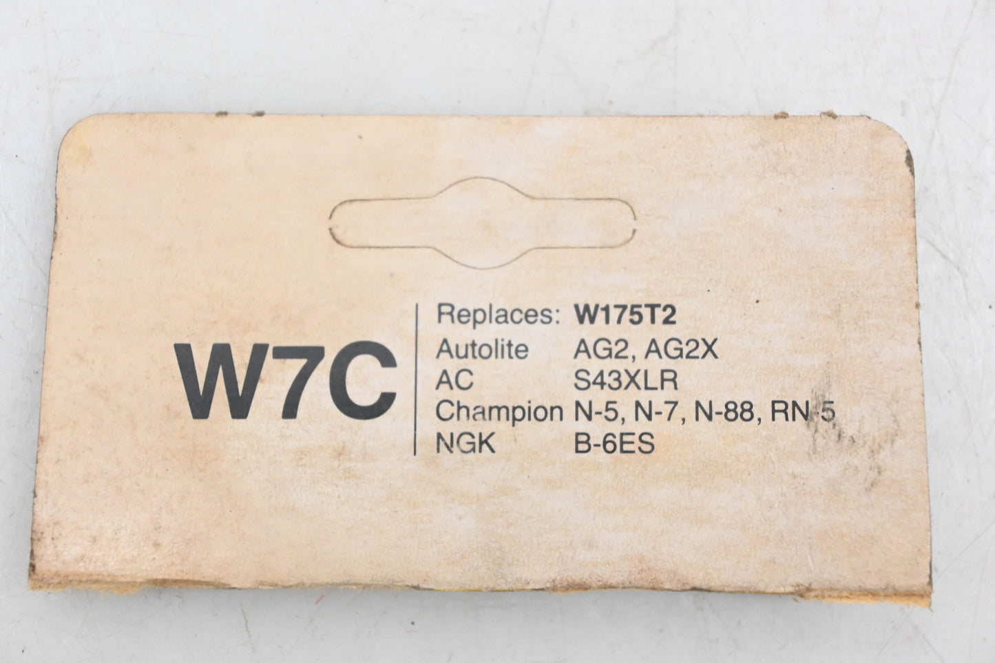 Bosch W7C, W175T2 Spark Plugs Qty 2 NOS