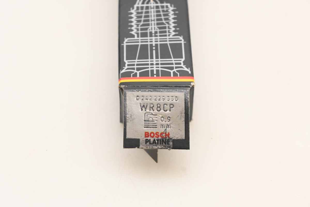 Bosch WR8CP Platinum Spark Plugs Qty 4 NOS