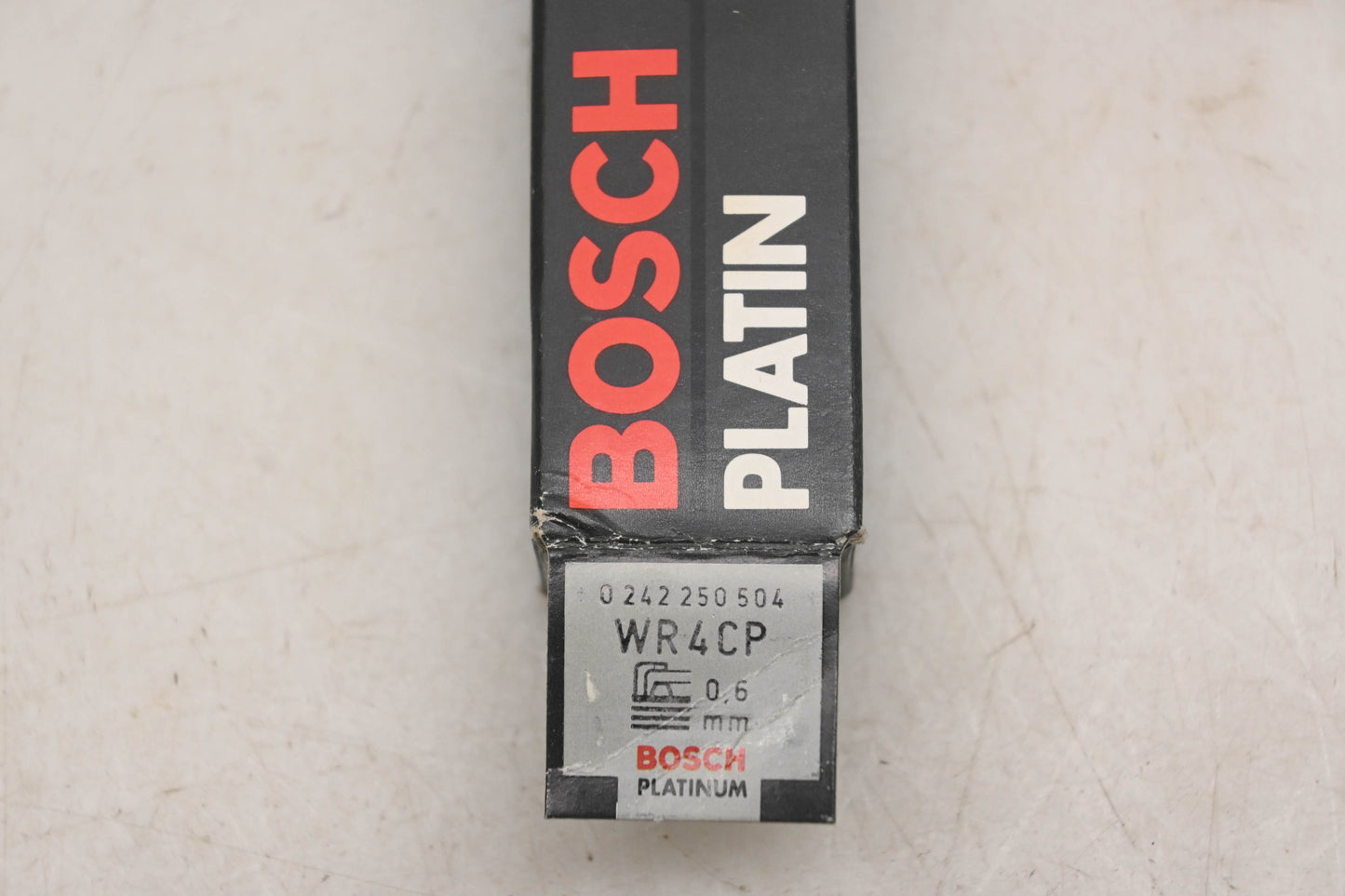 Bosch WR4CP Platinum Spark Plugs Qty 2 NOS