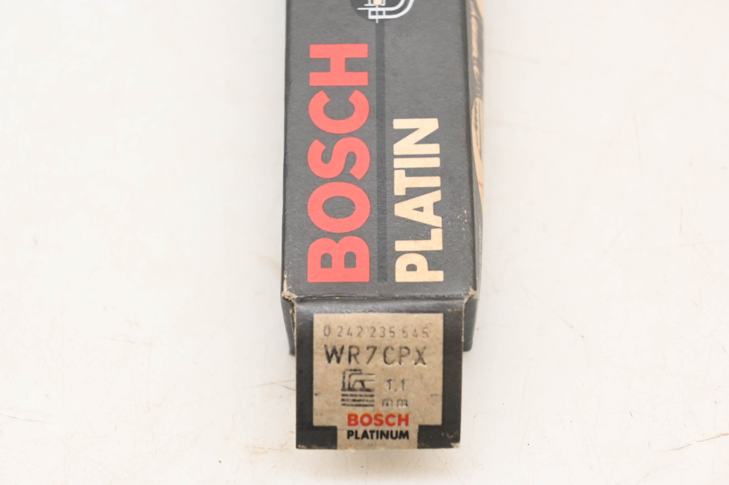 Bosch WR7CPX, 4215 Platinum Spark Plugs Qty 2 NOS