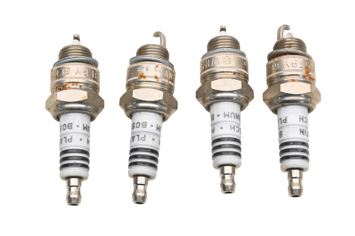 Bosch WR9FPY4 Platinum Spark Plugs Qty 4 NOS