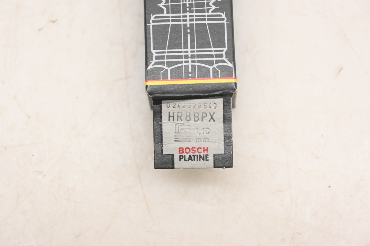 Bosch HR8BPX Platinum Spark Plugs Qty 2 NOS