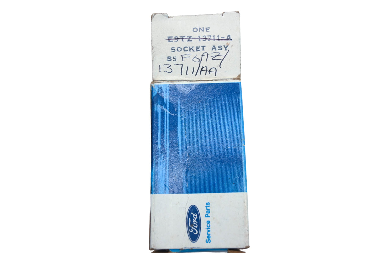 New OEM Ford E9TZ-13711-A, F6AZ-13711-AA Bulb Socket NOS