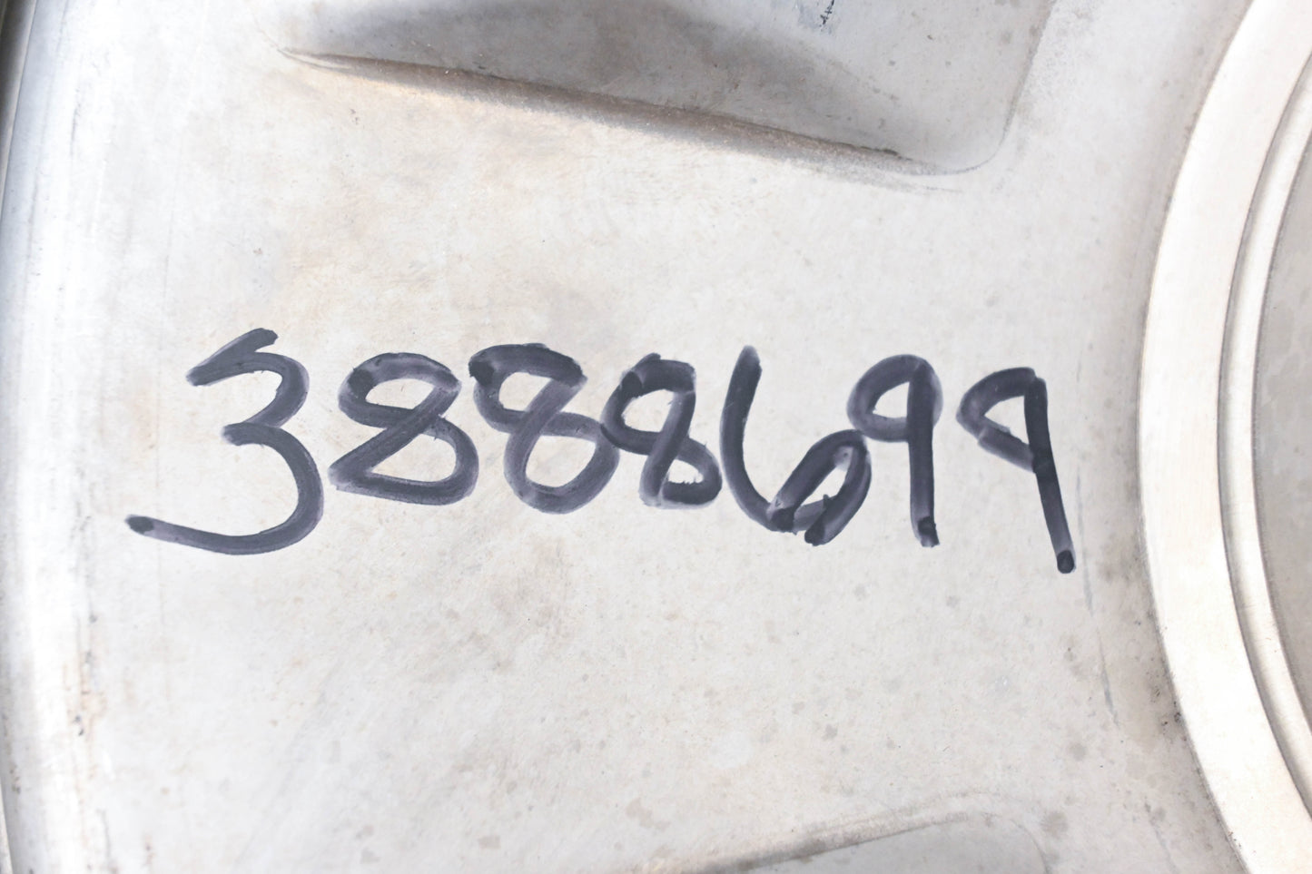 Chevrolet 3888699 14" Hub Cap