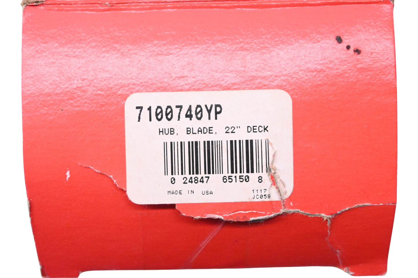 New OEM Briggs & Stratton 7100740YP 22" Deck Blade Hub NOS