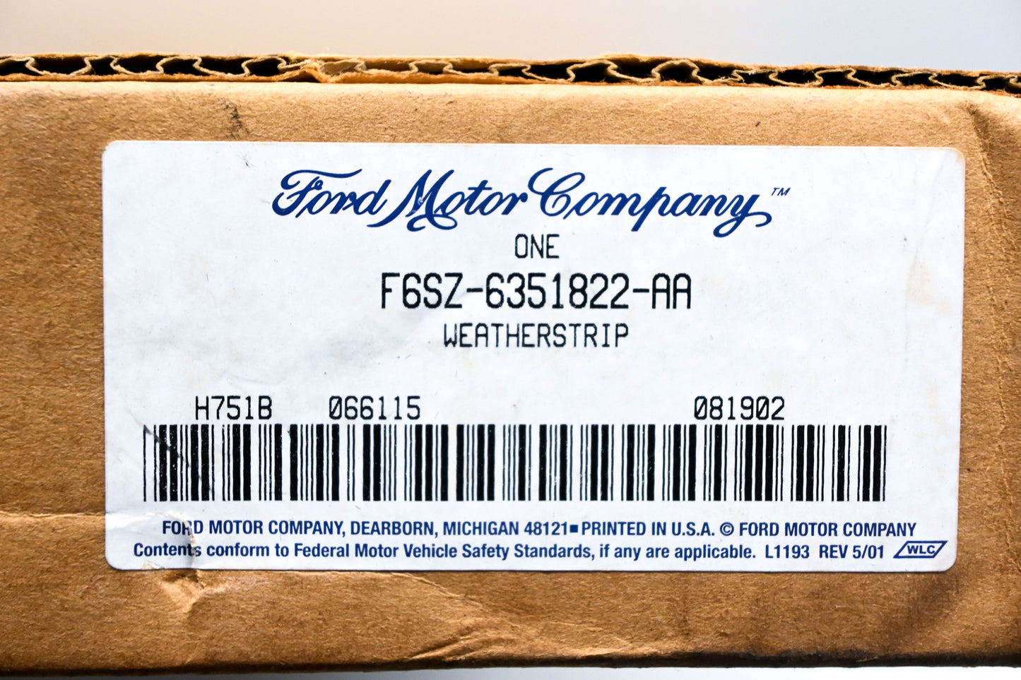 New OEM Ford F6SZ-6351822-AA Weatherstrip NOS