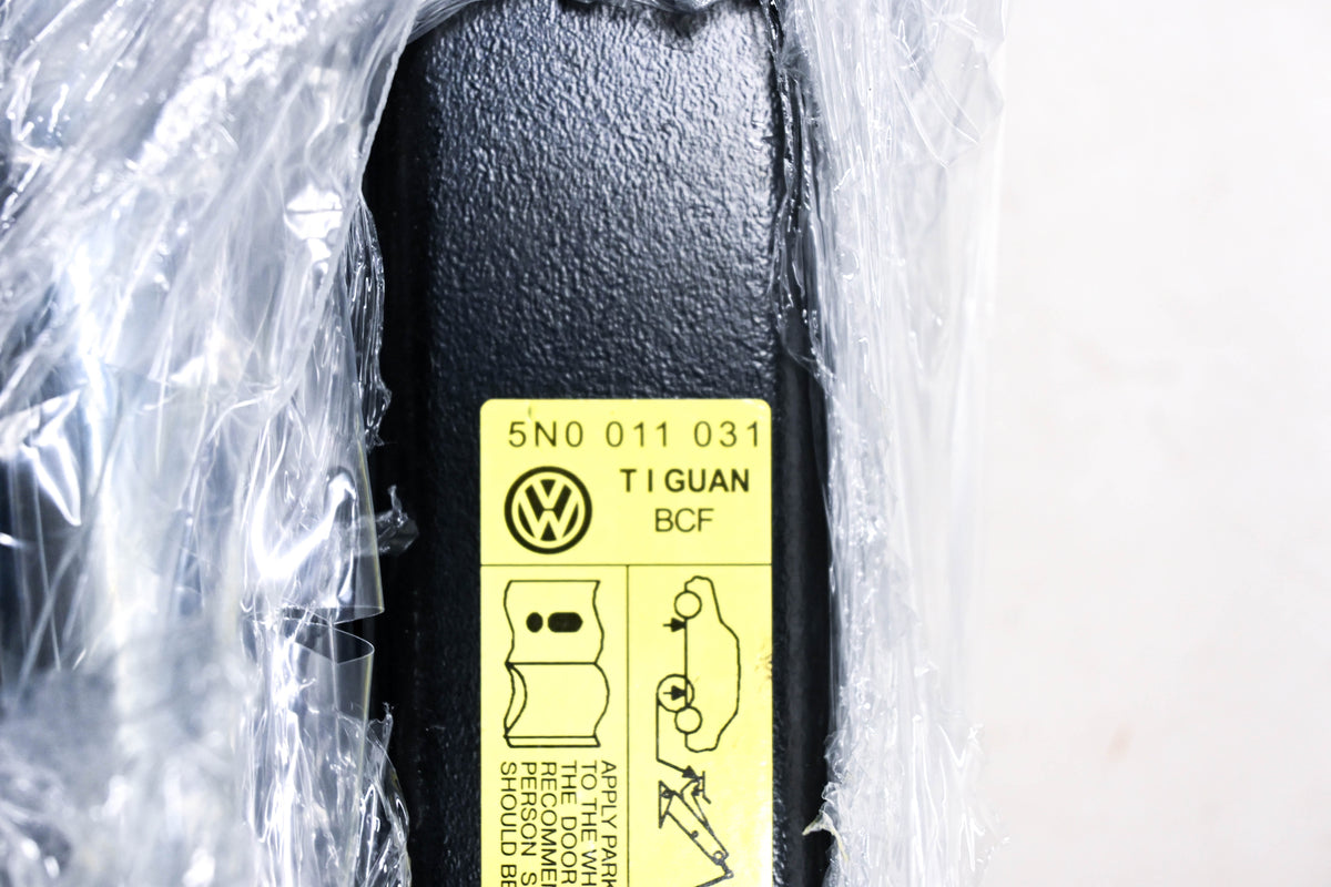 Volkswagen 5N0011031 Ti Guan Tire Jack & Tool Kit NOS