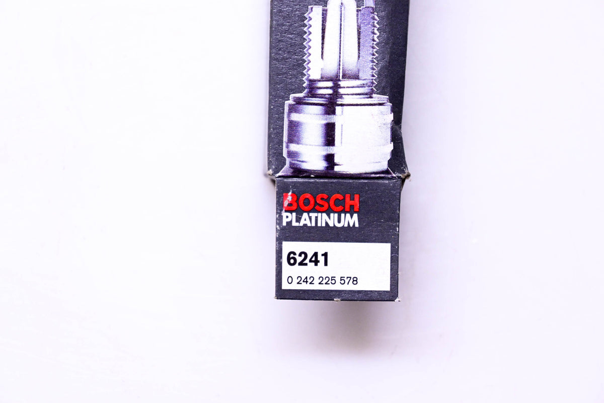 Bosch 6241, 0 242 225 578 Platinum Spark Plug NOS