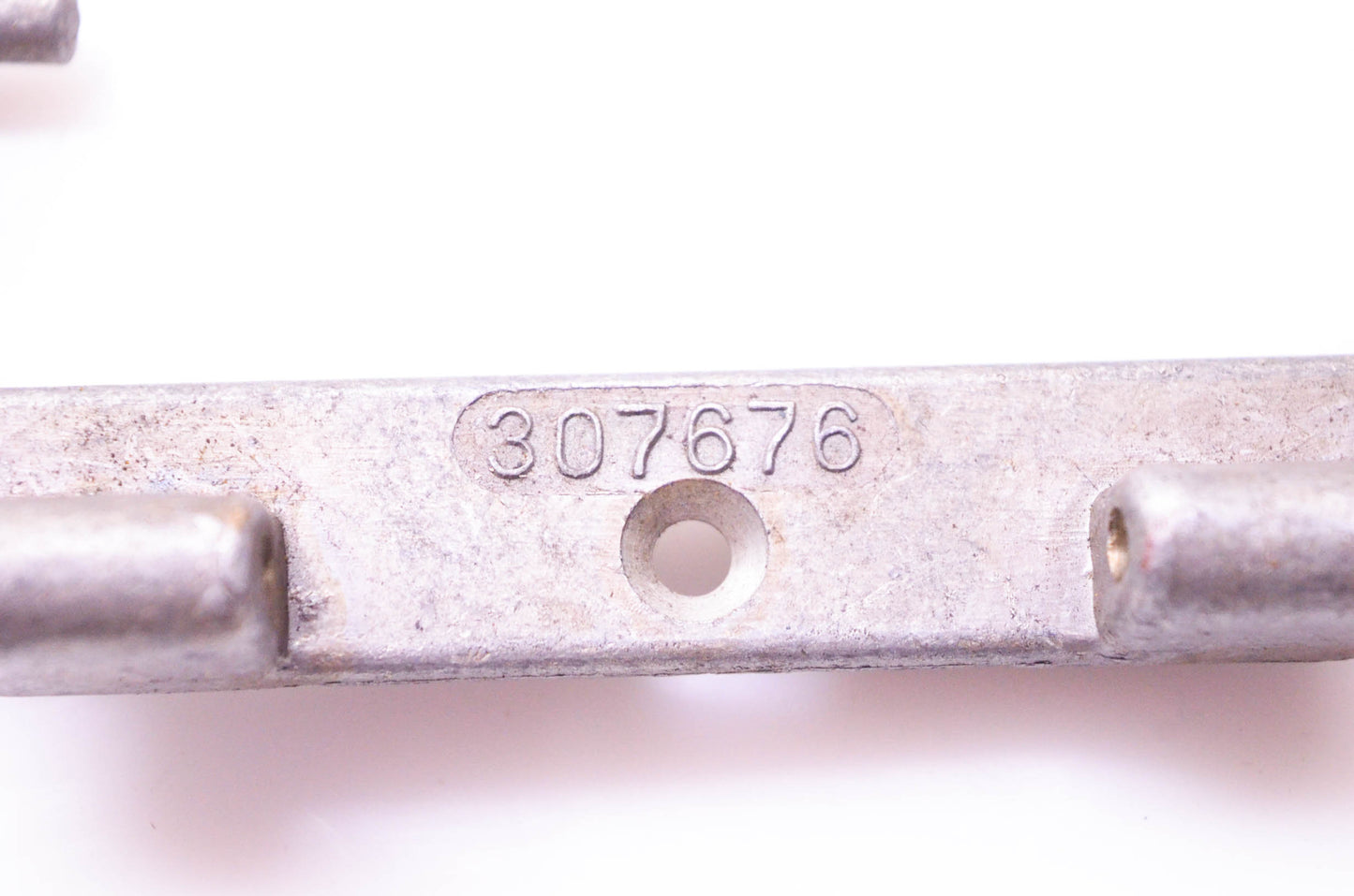 Johnson Evinrude 307676 Bracket