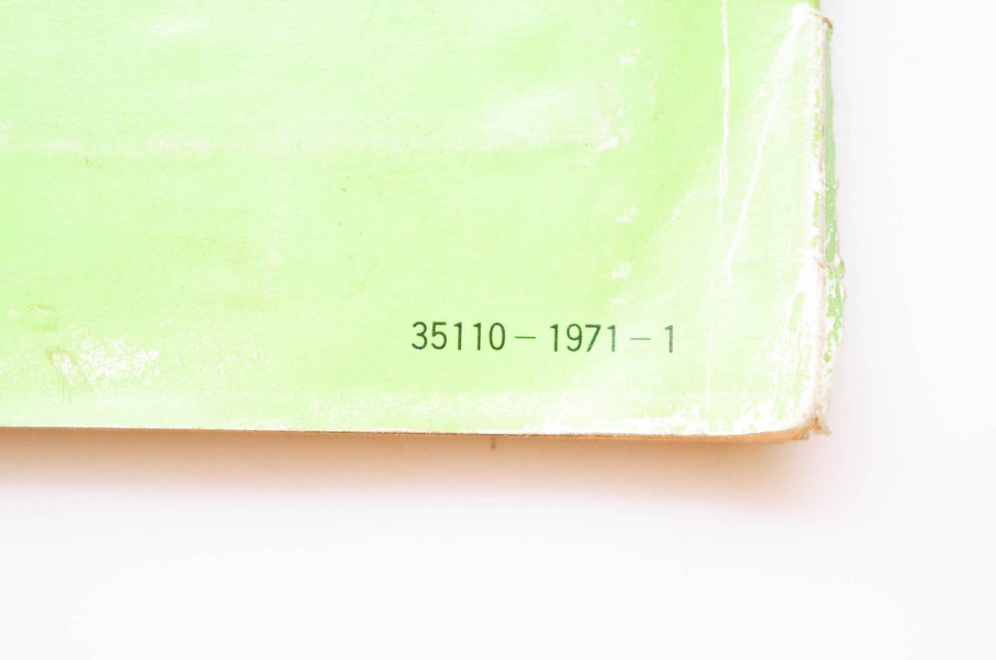 Kubota Ltd. 35110-1971-1 Operator's Manual Kubota Tractor Model L185 L185DT