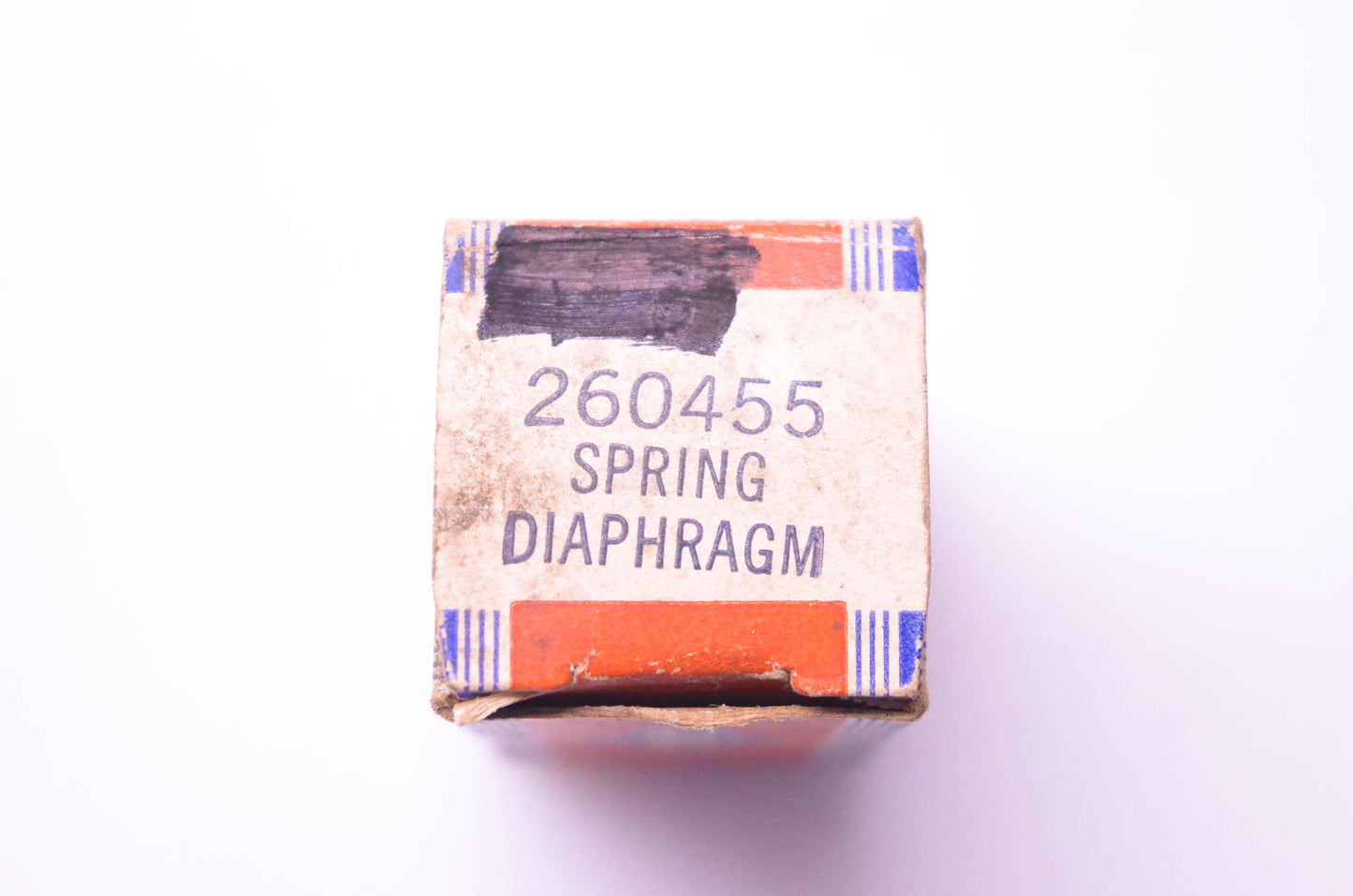 New OEM Briggs & Stratton 260455 Diaphragm Spring NOS