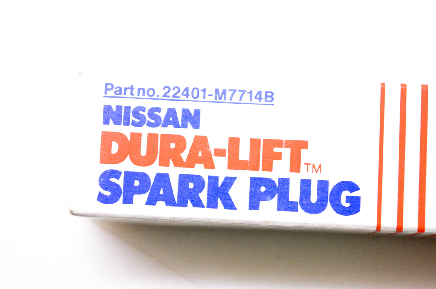 Nissan 22401-M7714B, 1225575, 0 241 225 575-032 Dura-Lift Spark Plug NOS