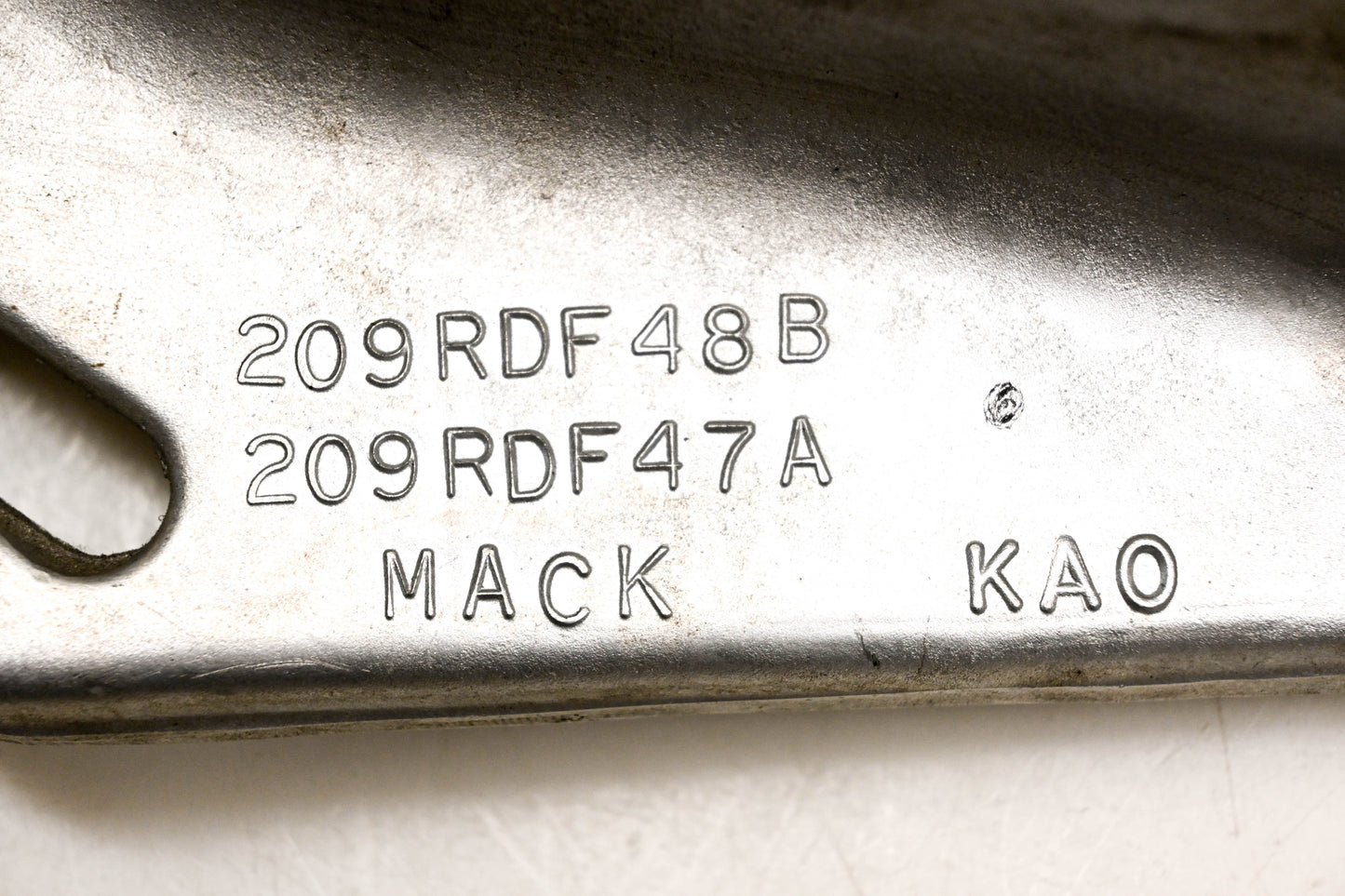 Mack 209RDF48B, 209RDF47A KAO bracket NOS