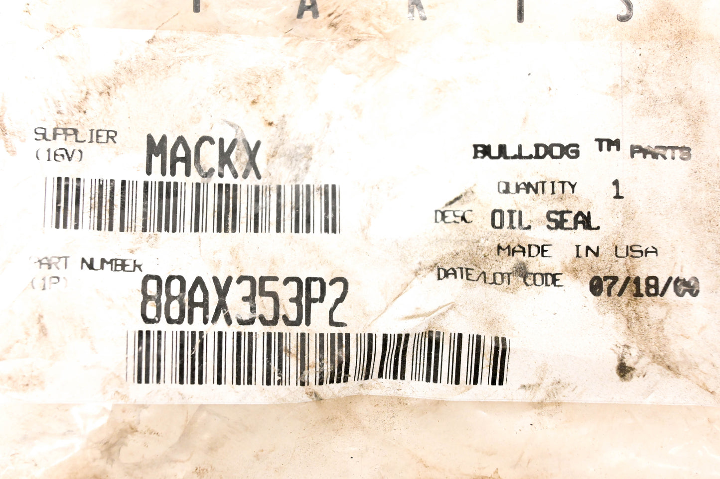 Mack 88AX353P2, 410966R Oil Seal NOS