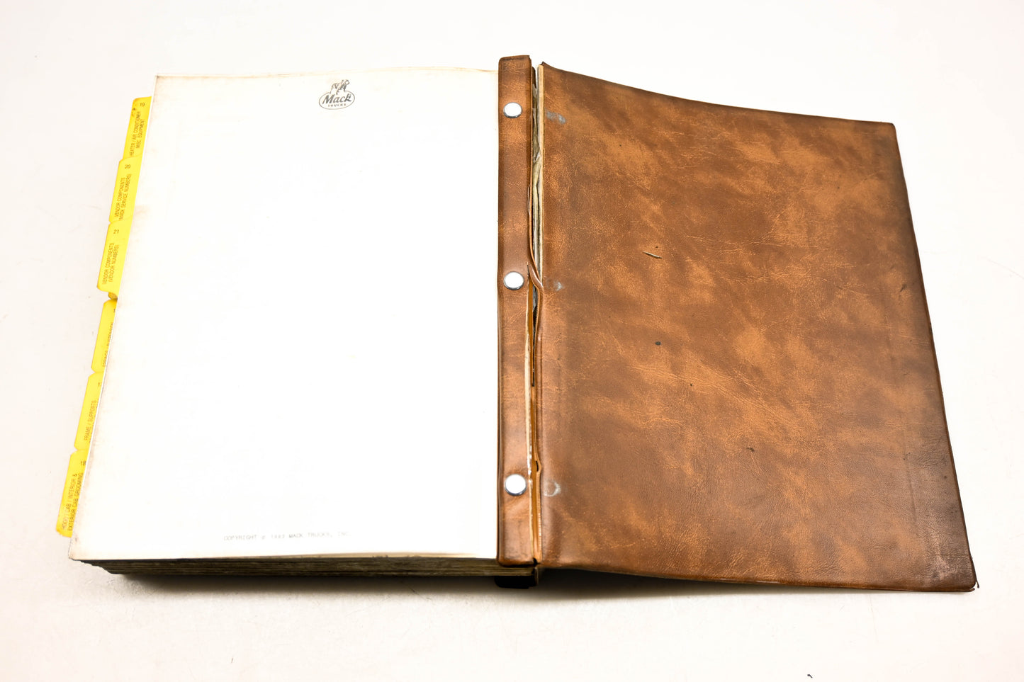 Mack AY014-16 1993 Model DM688SX Customized Parts Book