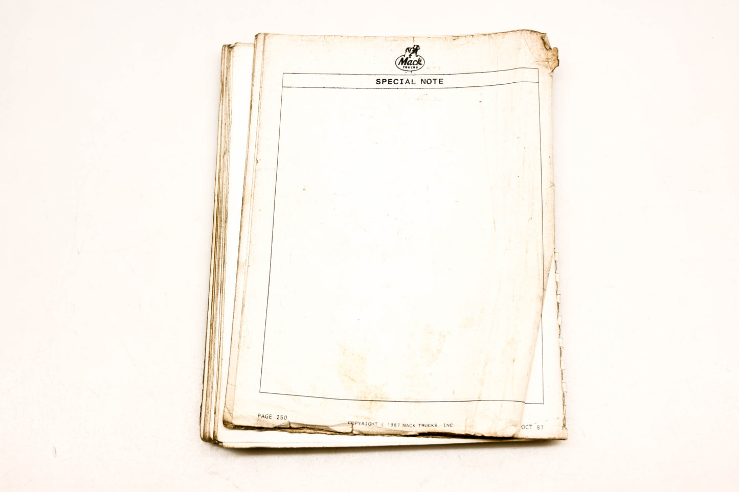 Mack DP036-11 1987 U600 Collision Repair Book