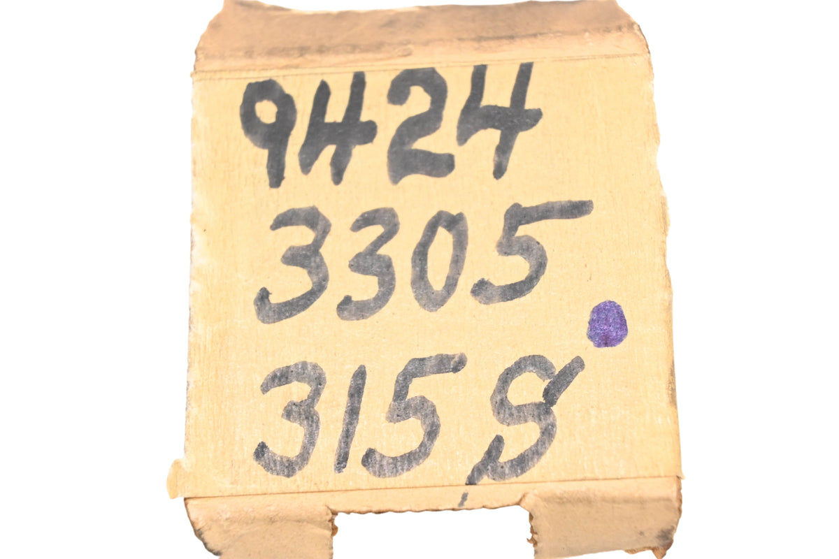 Mack 9424-3305315S, 94243305315S Wing Screw NOS