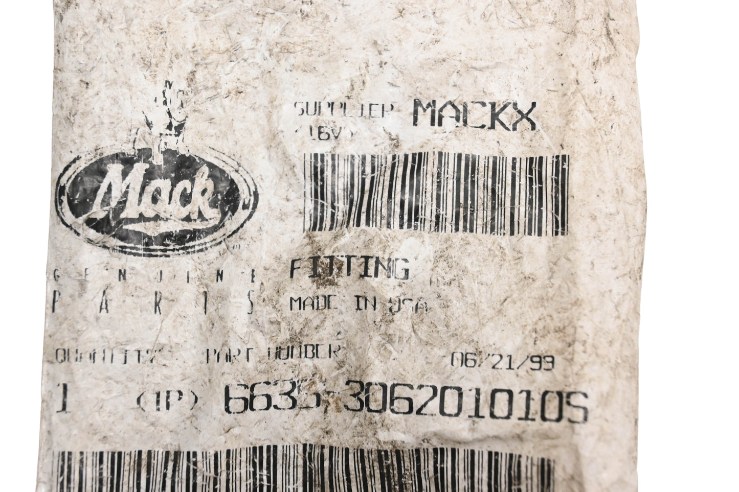 Mack 6635-306201010S Fitting NOS